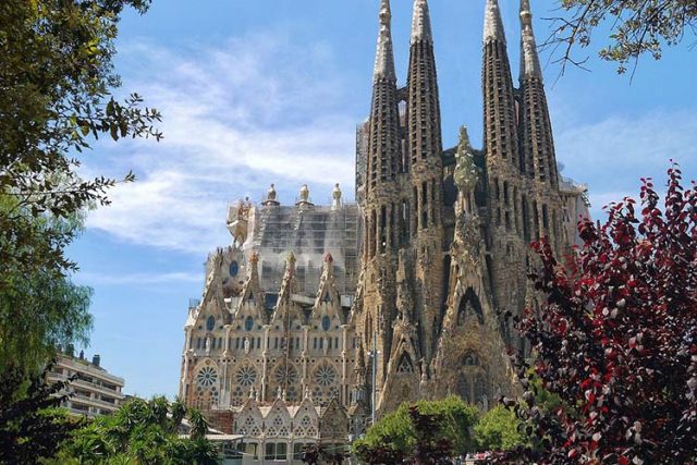 colegia-viaje-fin-de-curso-a-barcelona-menu-1